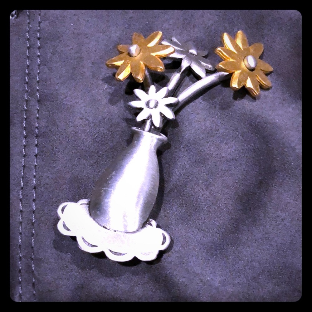Flowers in Vase Pin